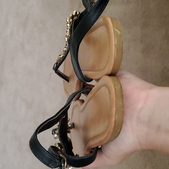 Top Moda 7.5 jeweled sandals 1 stone missing last pic - Picture 5 of 7